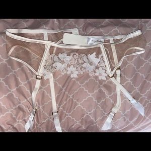 Amelie ivory garter